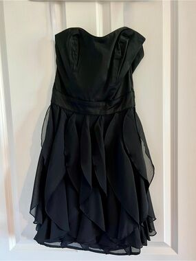 NWT French Connection Black Strapless Candice Cotton Ruffle Dress. Size 0/2